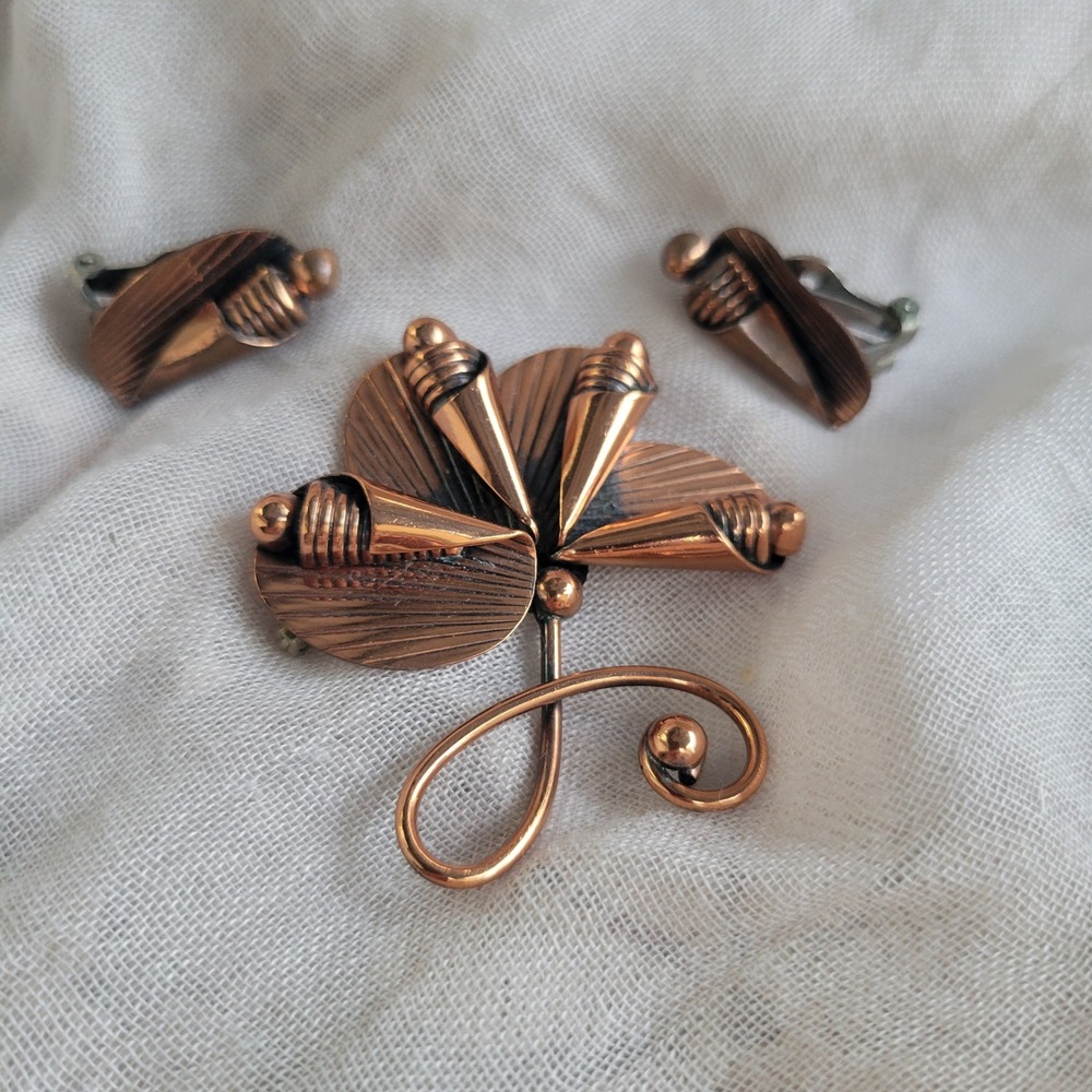 Vintage Copper Bell Brooch Earring Set Women OS‎ Copper 1950s MCM Floral Scroll